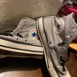 Kids converse size 2 grey high tops.